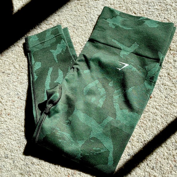 Gymshark Pants - GymShark camo leggings